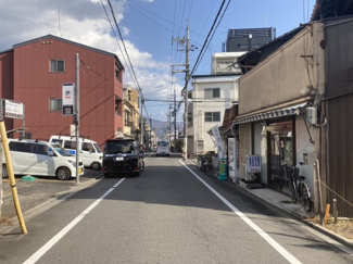 【前面道路含む現地写真】 | JR山陰本線からバス乗車14分、最寄りバス停から徒歩3分の立地です♪
