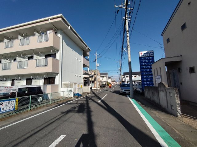 高崎市上並榎町中古住宅の前面道路含む現地写真