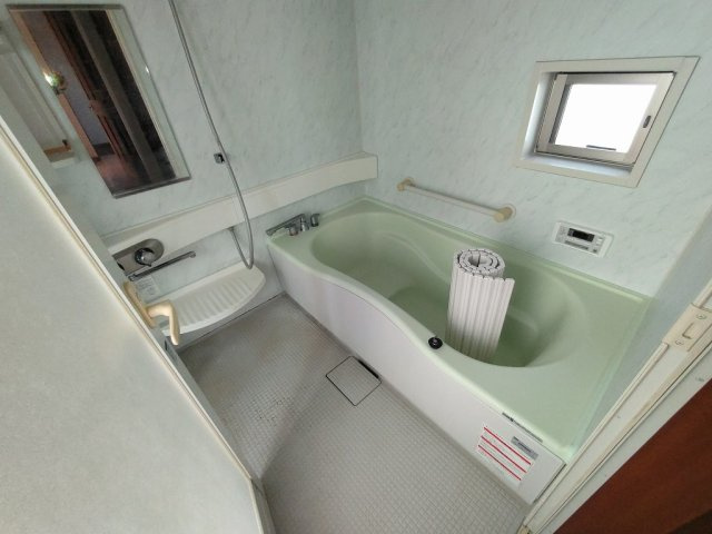 高崎市上並榎町中古住宅の浴室