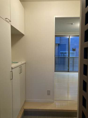 【玄関】 | リヴェール紀三井寺