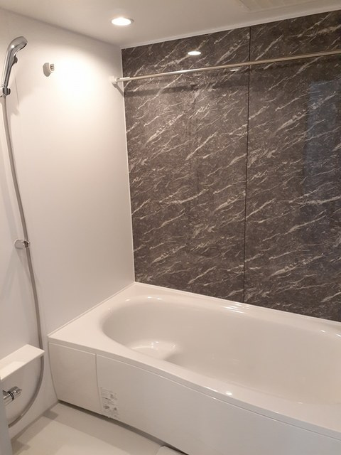 ハピネスAの浴室