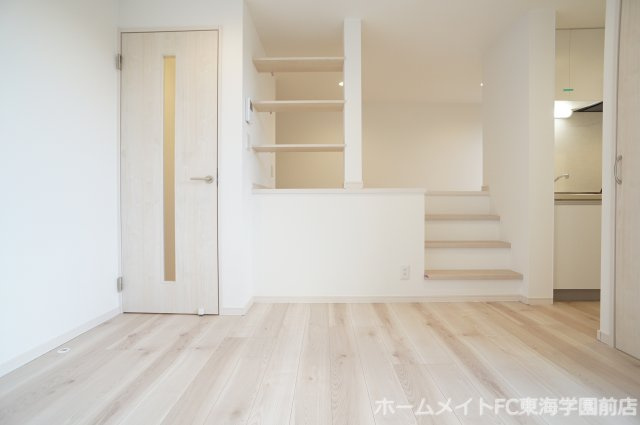 熊本市東区京塚本町のアパートの居間・リビング