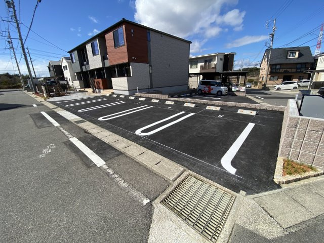 コリナ　ノルテの駐車場