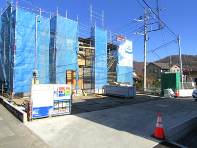 【前面道路含む現地写真】 | ブルーミングガーデン甲府市千塚5丁目2期　1号棟 | 前面道路含む現地写真です