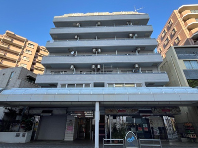 【外観】 | グローリア初穂相模原 | マンションの外観は非常に重要なポイントです！外観の善し悪しは資産価値に大きな影響を与えます。外観のいいマンションを購入することで、高値で売却がしやすく、買い手が見つかりやすいというメリットがあります。