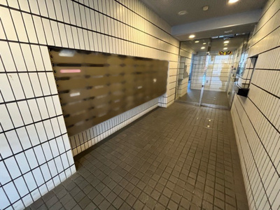 【内装】 | グローリア初穂相模原 | 共用部分は、一棟の建物に住む区分所有者全員が共同で所有するとし、共用部分の管理、補修などは、区分所有者で形成される管理組合が行います。個人の判断で勝手に変更することはできませんので覚えておきましょう。