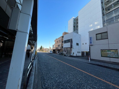 【展望】 | グローリア初穂相模原 | 景色重視でお家選ぶをするとスーパーが遠い！学校が遠い！など生活をするうえで利便性で困ることもあります。まず一度現地を見学する際に、周辺の施設などがあるかを確認し、暮らし始めた後のことを想像しましょう。