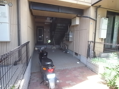 【エントランス】 | シャルマン岩屋