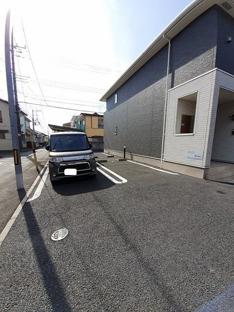 カルム　クレインの駐車場