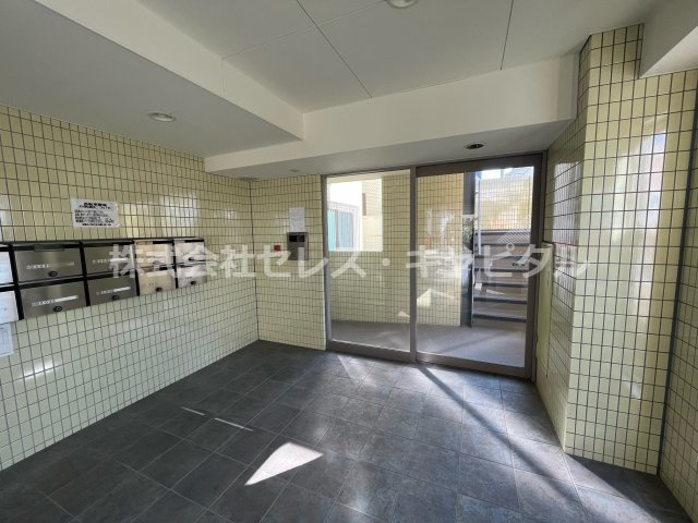 アクア入船のエントランス