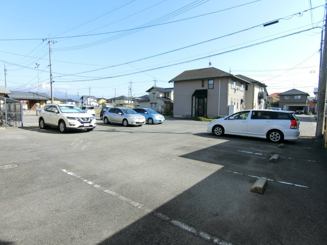 シャーメゾン大山A棟の駐車場