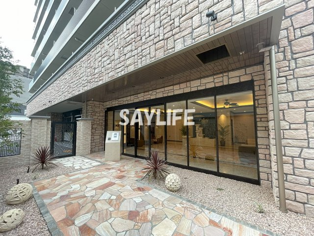 プレジオ荒本新町のエントランス