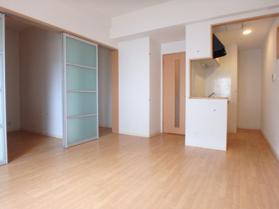 【居間・リビング】 | リタコート | ゆったりとしたリビングです