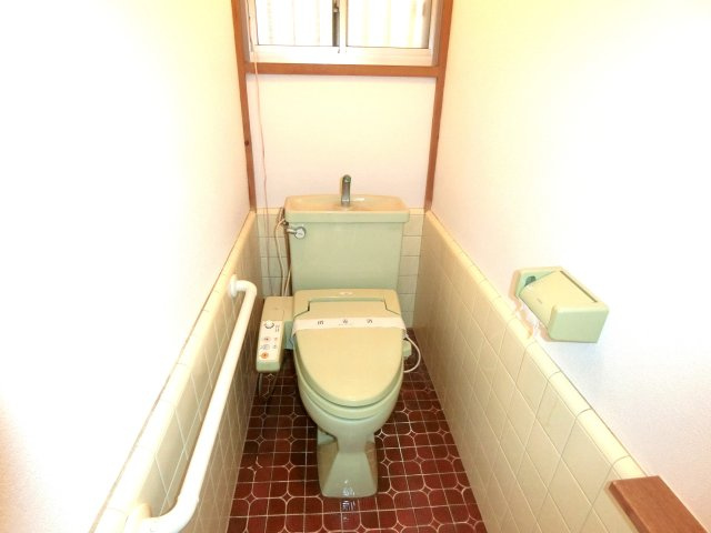 一宮町戸建のトイレ