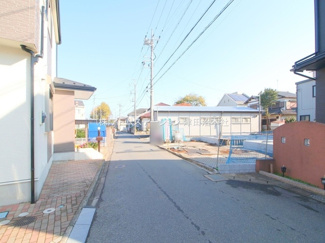 【前面道路含む現地写真】