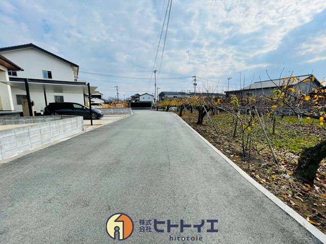 筑後市前津４区画分譲地の前面道路含む現地写真