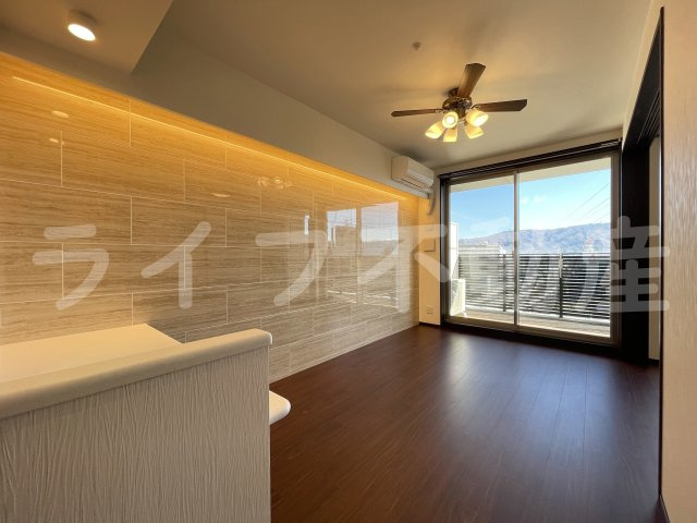 プレジオ荒本新町の居間・リビング|使いやすい居間です