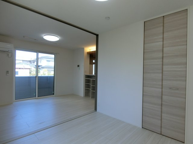 グランプレミア新開の洋室