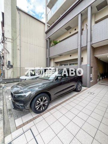 ルーエ桜川の駐車場