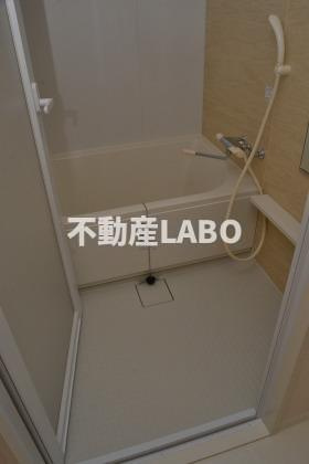 ルーエ桜川の浴室