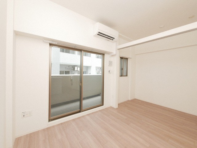 アドバンス難波ラシュレの居間・リビング