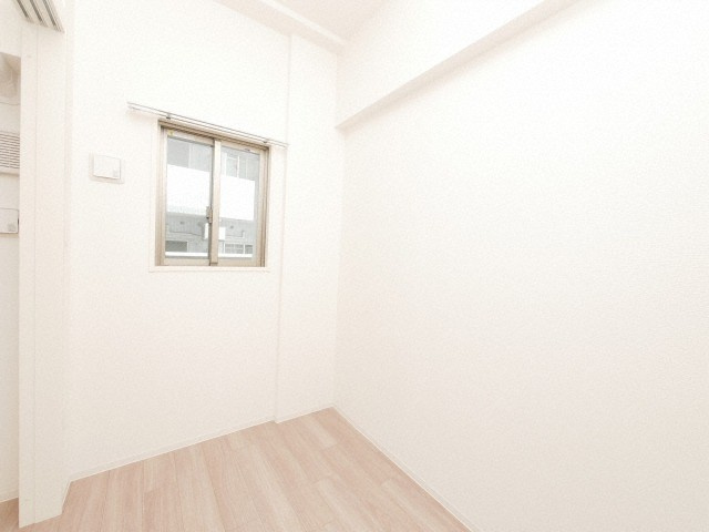 アドバンス難波ラシュレの洋室