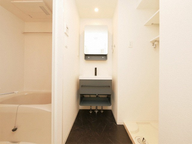 アドバンス難波ラシュレの浴室