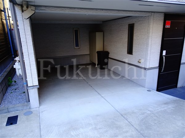 中町戸建（中町1-29-9）の駐車場