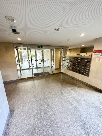 ダイアパレス柏木四季の杜陽だまり館のエントランス