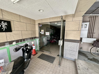 【エントランス】 | センチュリー山繁