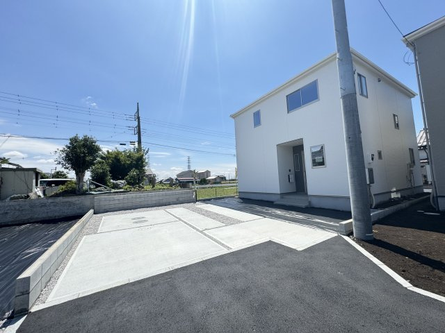 新築　高崎市新保田中町1期　5号棟の駐車場|現地写真　駐車スペースは並列2台分可能です！
