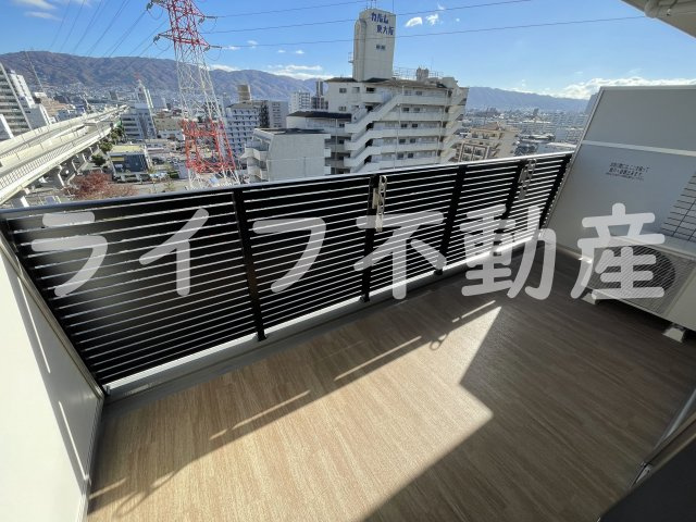 プレジオ荒本新町のバルコニー