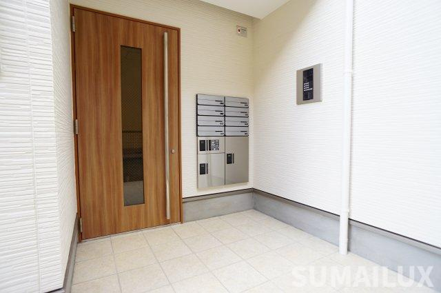 熊本市中央区坪井５丁目のアパートのエントランス