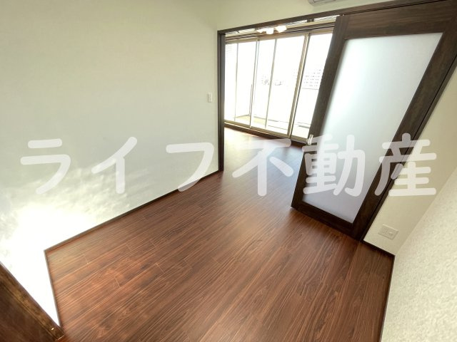 プレジオ荒本新町の洋室|明るい洋室です