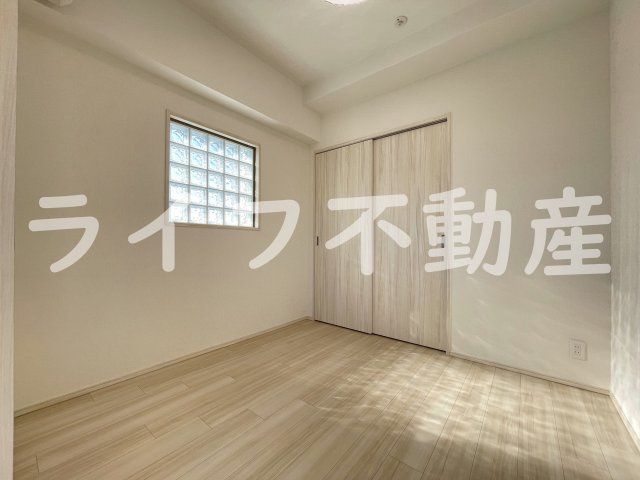 プレジオ荒本新町の居間・リビング|こちらのリビングで趣味の時間をお楽しみください