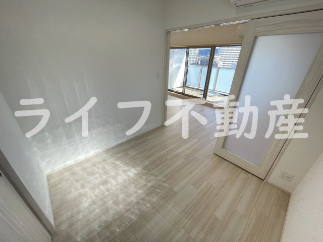 プレジオ荒本新町の内装|明るい色調の室内です