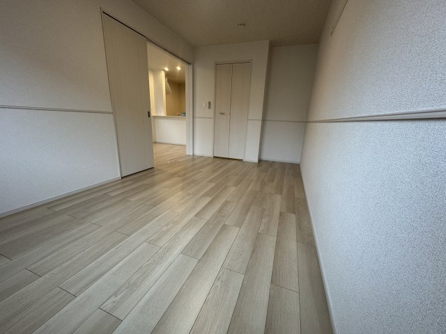 フラワーヨコスカの洋室