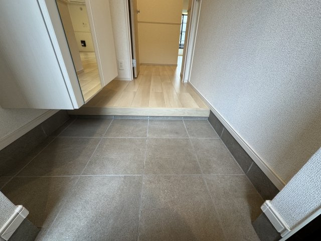 フラワーヨコスカの玄関