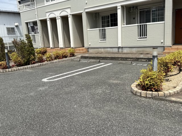 ミルト　アンジュⅡの駐車場
