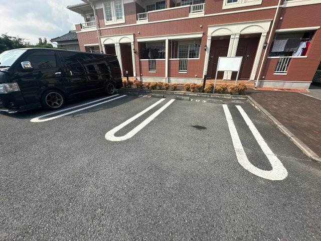 ティエラ・アサヒの駐車場