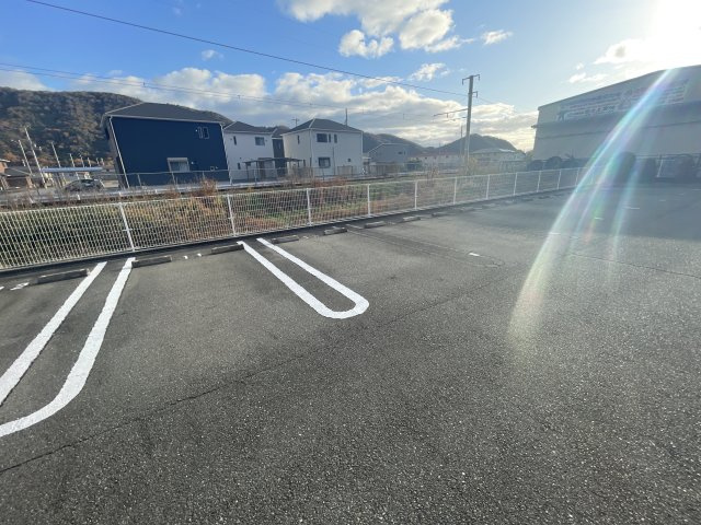 エルカーサ・桜木Ａの駐車場