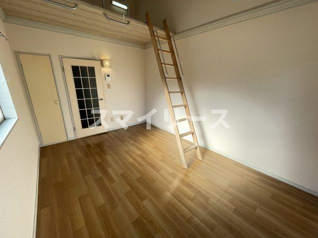 プレジールの居間・リビング