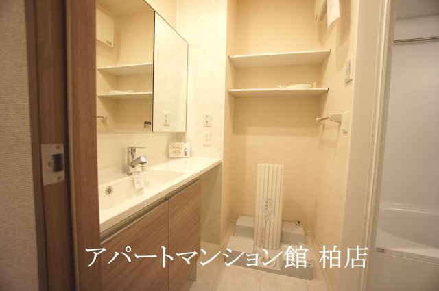 Noble FerroA棟の独立洗面台