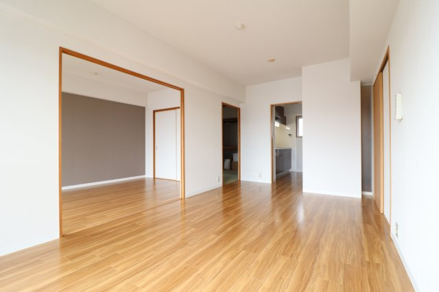 マンションフォルツーナの居間・リビング