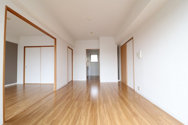 マンションフォルツーナの洋室