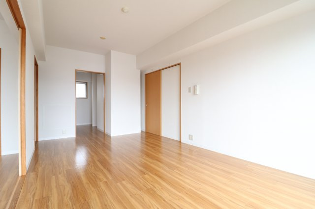 マンションフォルツーナの居間・リビング