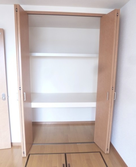 ルネス荒木二番館の収納