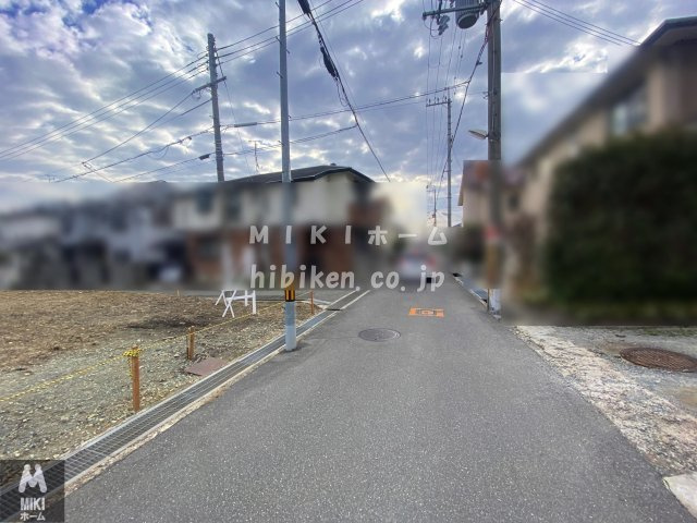 箕面市桜３丁目　土地の前面道路含む現地写真