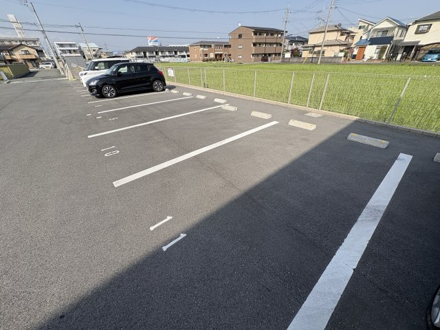 アルコバレーノⅧの駐車場