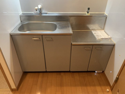 【キッチン】 | プレスト九大病院前A棟 | 別号室の写真になります。現況優先。